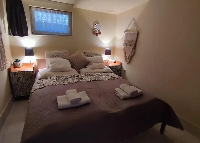 Kiralyos Pihenohaz Feriehus *