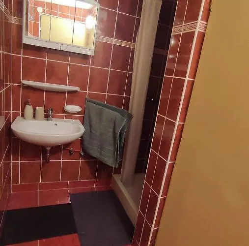 Kiralyos Pihenohaz Feriehus Háromhuta